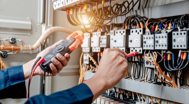 Best Emergency Electrical Repair  in Davenport, IA