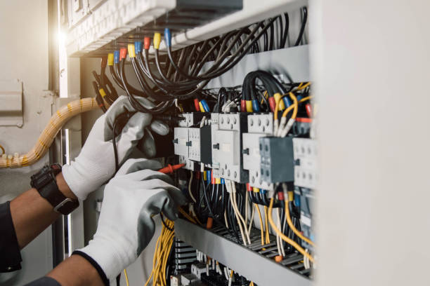 Best Electrician Near Me  in Davenport, IA